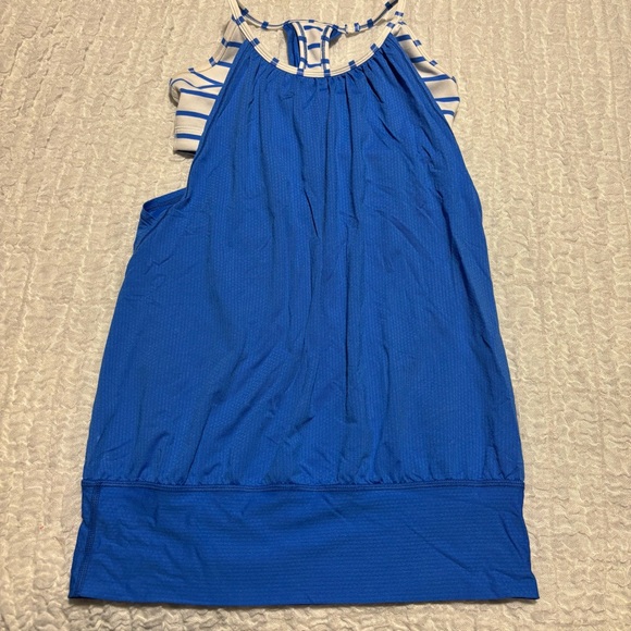 lululemon athletica Tops - Lululemon workout tank size 4 built in bra